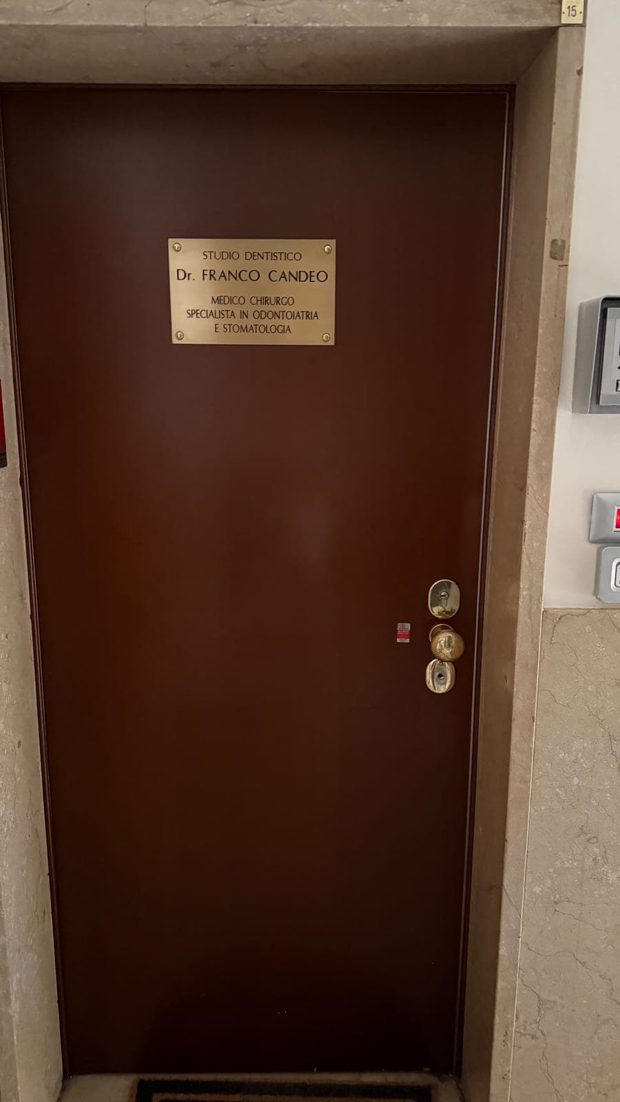 L'ingresso in via Washington, foto 7 di 8